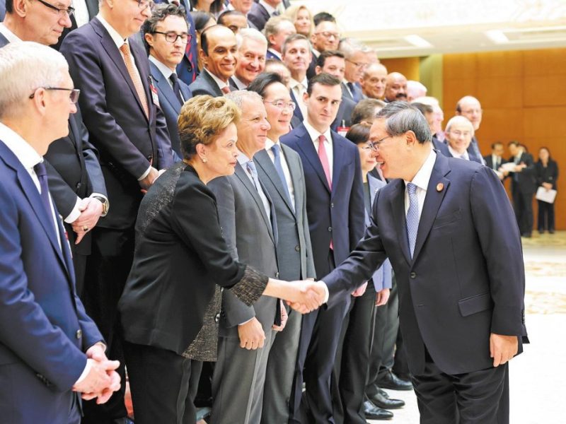 Форумът подчертава отварянето, иновациите