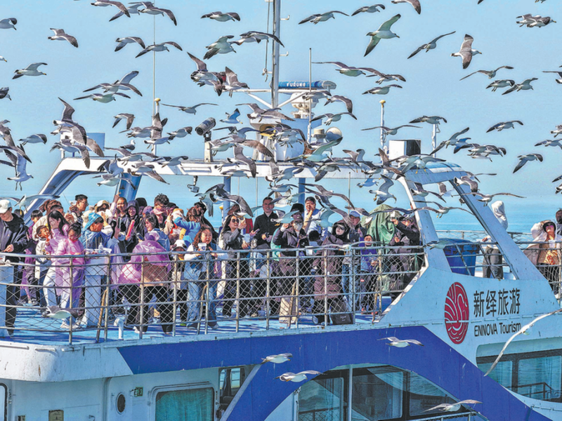 Фестивалът Qingming, пролетната ваканция стимулират нарастването на туризма