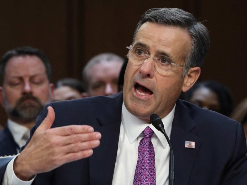 Иран все още може да атакува интересите на САЩ, правителството изглежда непокътнато, казва шефът на шпионажа Габард