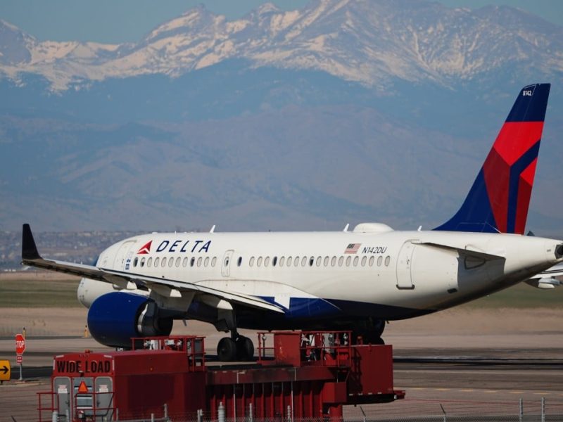 Delta спира специалното отношение към Конгреса, тъй като затварянето на правителството предизвиква хаос на летището