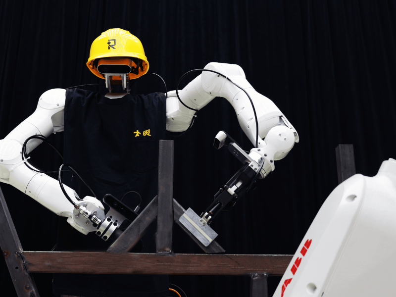 Industrial Embodied Intelligence Company набира стотици милиони финансиране