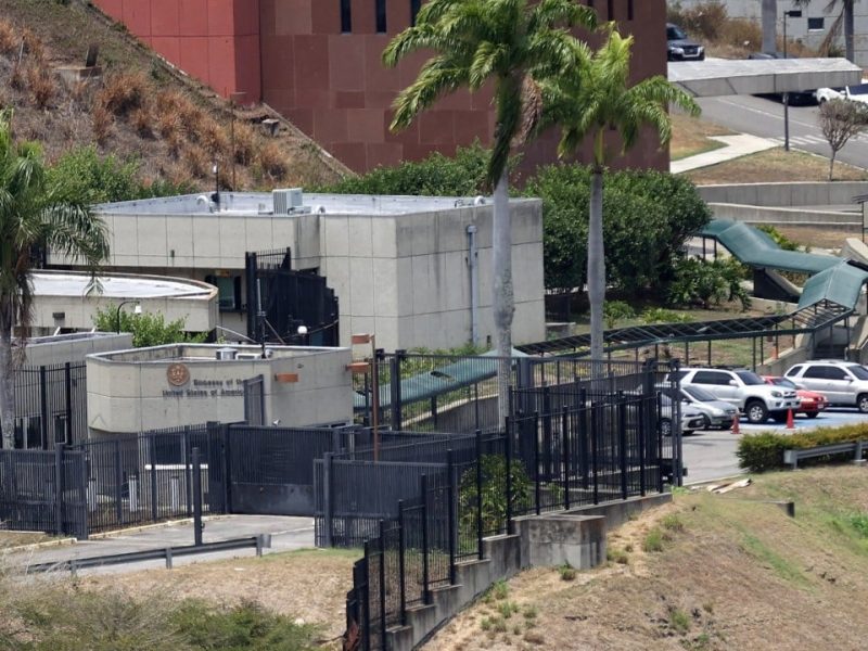 САЩ отварят отново посолството си във Венецуела месеци след военна операция за отстраняването на Мадуро