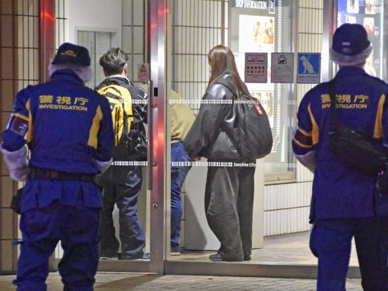 Мъж с нож уби жена в магазина за покемони в Токио, преди да посегне на живота си