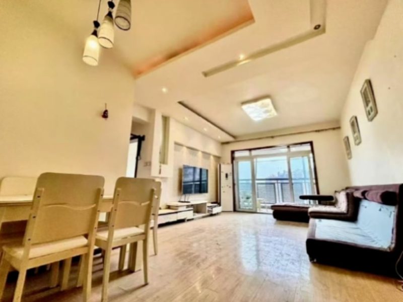 Странен Китай: обитавана от духове къща продадена на търг 3 пъти, асансьорът обслужва само 1 етаж, „бягане на мишката“ в заведение