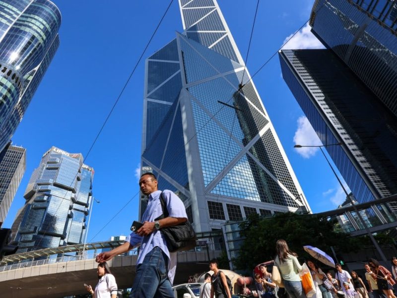 Хонконг трябва да надхвърли ролята си на посредник, за да се превърне в глобална котва