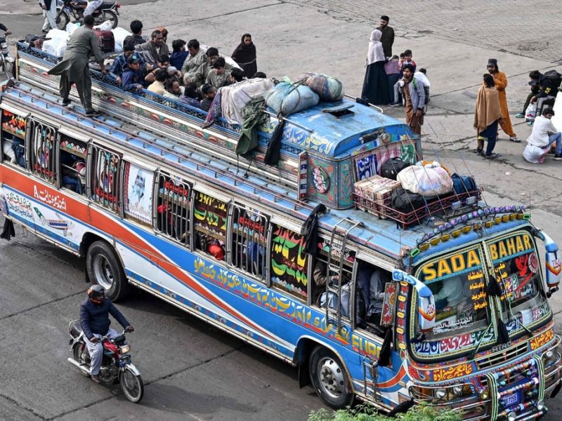 Пакистанците са изправени пред поскъпване на горивата с до 54%.