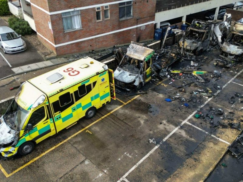 Полицията на Обединеното кралство разследва връзката на Иран с палежи на еврейски обекти в Лондон