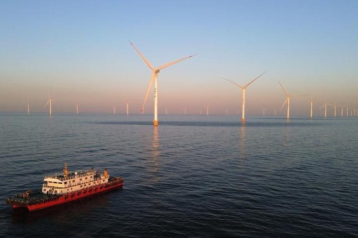 Слънчевата и вятърната енергия водят до разширяване на мощността на Китай