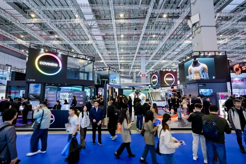 Covestro задълбочава китайските партньорства в роботиката, летящите автомобили на CHINAPLAS 2026