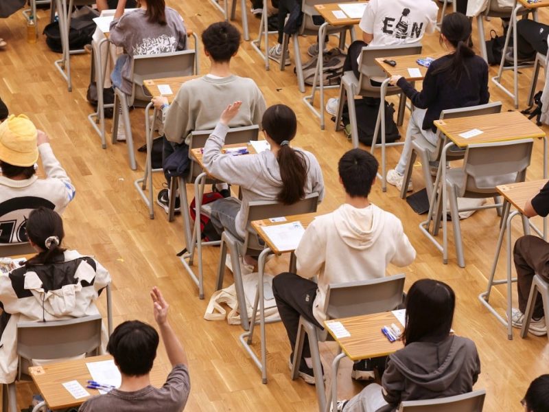 Държавните университети приемат 65 неместни студенти от DSE миналата година, петкратен скок от 2022 г.