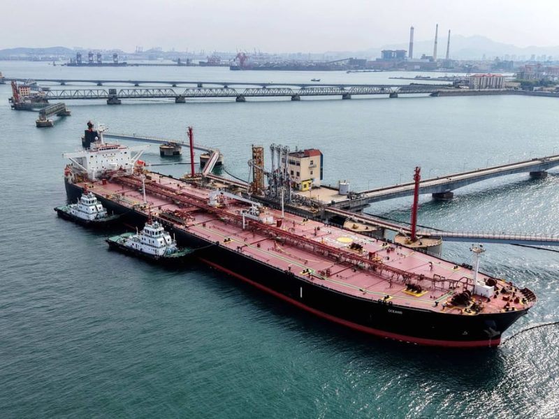 Защо сделката за реактивно гориво на Китай с Австралия подчертава балансиращия акт на Канбера