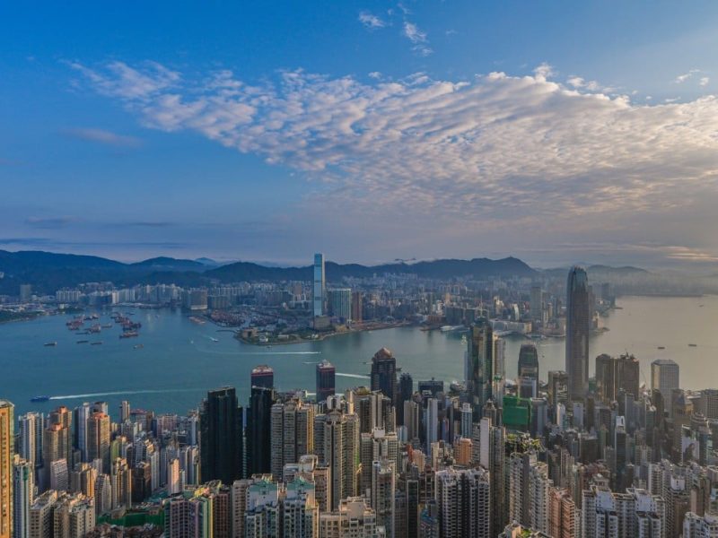 Нови фирми с пазарна капитализация до 100 милиарда хонконгски долара ще открият магазин в Хонг Конг