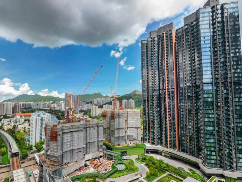 Разработчиците от Хонконг изчистват запасите на фона на силно търсене и свиващо се предлагане