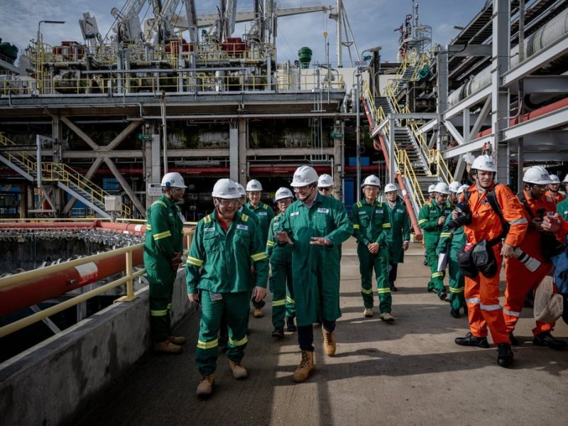 Сингапур и Австралия обещават непрекъснати доставки на гориво на фона на глобален енергиен шок