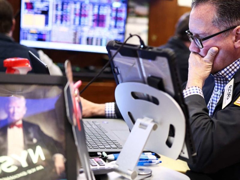 Американският суров петрол надхвърли 110 щатски долара, Уолстрийт пада, след като Тръмп обеща още атаки срещу Иран